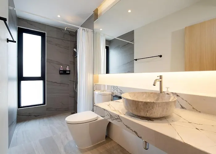 Townhouse 36 In Pratunam Soi Ratchaprarop 10 曼谷