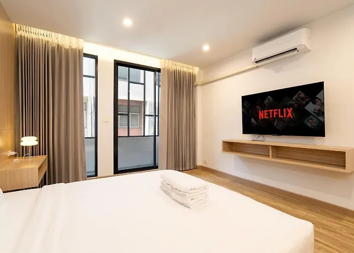 Townhouse 36 In Pratunam Soi Ratchaprarop 10 * 曼谷