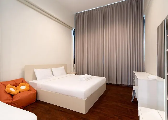 Townhouse 36 In Pratunam Soi Ratchaprarop 10 *