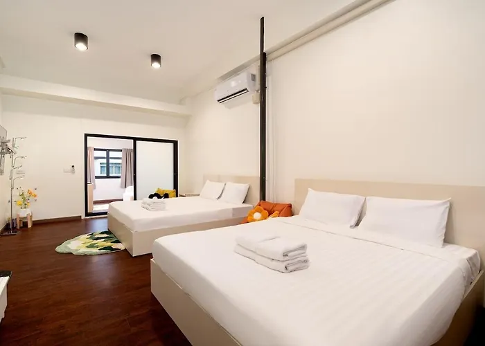 Townhouse 36 In Pratunam Soi Ratchaprarop 10 * 曼谷