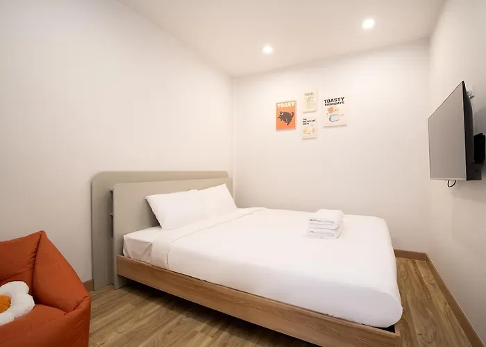 Townhouse 36 In Pratunam Soi Ratchaprarop 10 曼谷