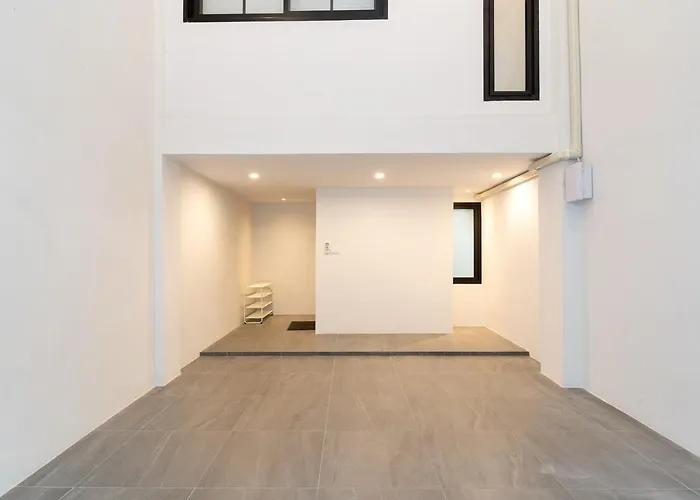 Townhouse 36 In Pratunam Soi Ratchaprarop 10 * 曼谷