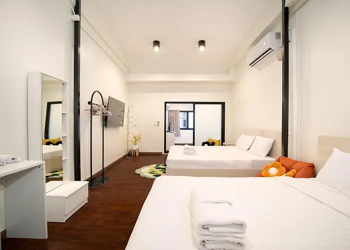 Townhouse 36 In Pratunam Soi Ratchaprarop 10 *