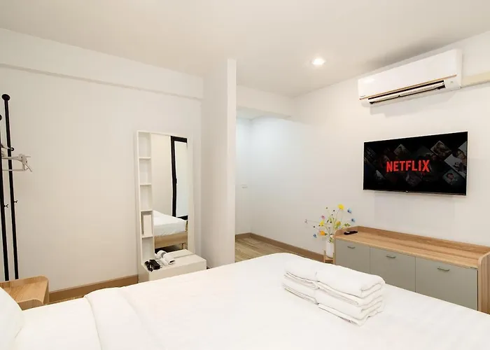 公寓 Townhouse 36 In Pratunam Soi Ratchaprarop 10 曼谷