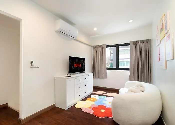 Townhouse 36 In Pratunam Soi Ratchaprarop 10 *